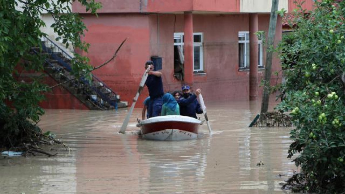 AFAD: Kastamonu ve Bartın da sel sularına kapılan 11 kişi hayatını kaybetti #1