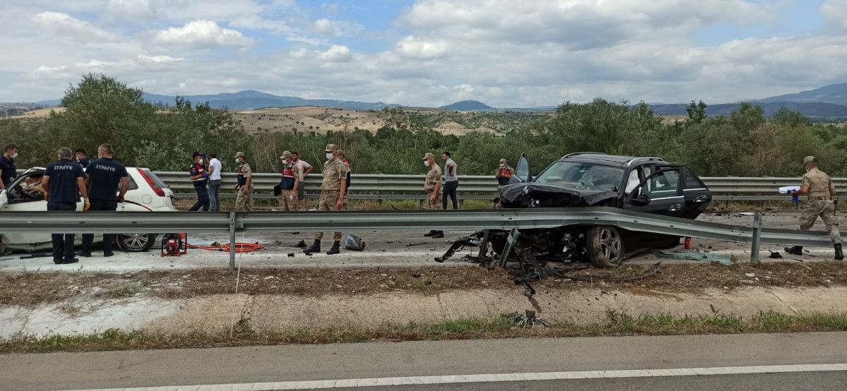 Amasya da otomobil kazası: 2 ölü, 5 yaralı #1
