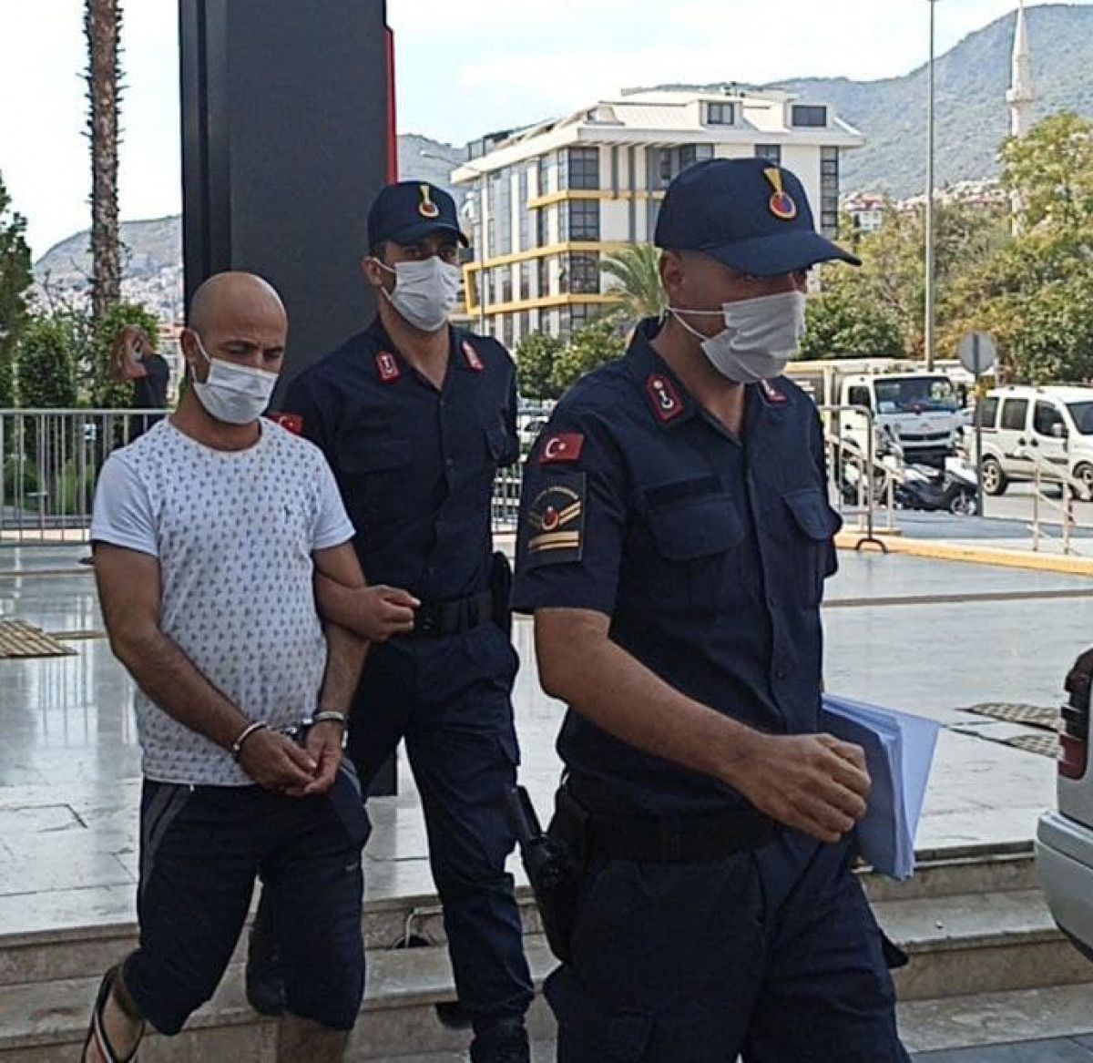 Antalya da 2 kadına cinsel istismarda bulunan zanlı tutuklandı #2