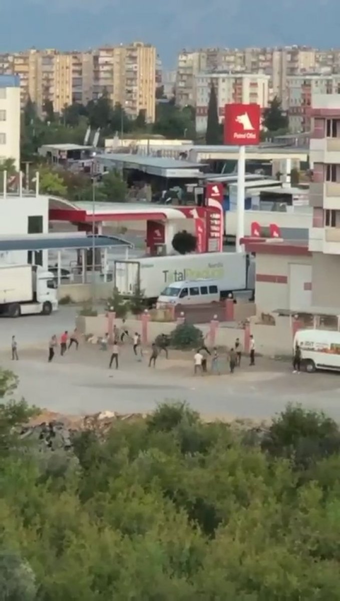 Antalya’da yabancı uyruklu şahıslar arasında sopalı kavga #1