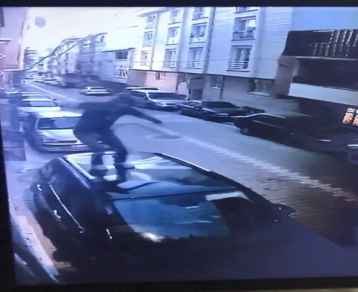 Esenyurt’ta ev sahibine yakalanan hırsız, balkondan atladı #4