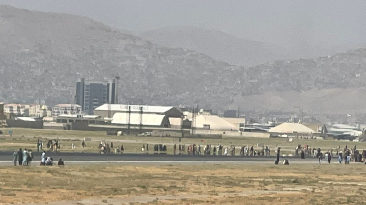 Kabil Havaalanı'ndaki kaos anları