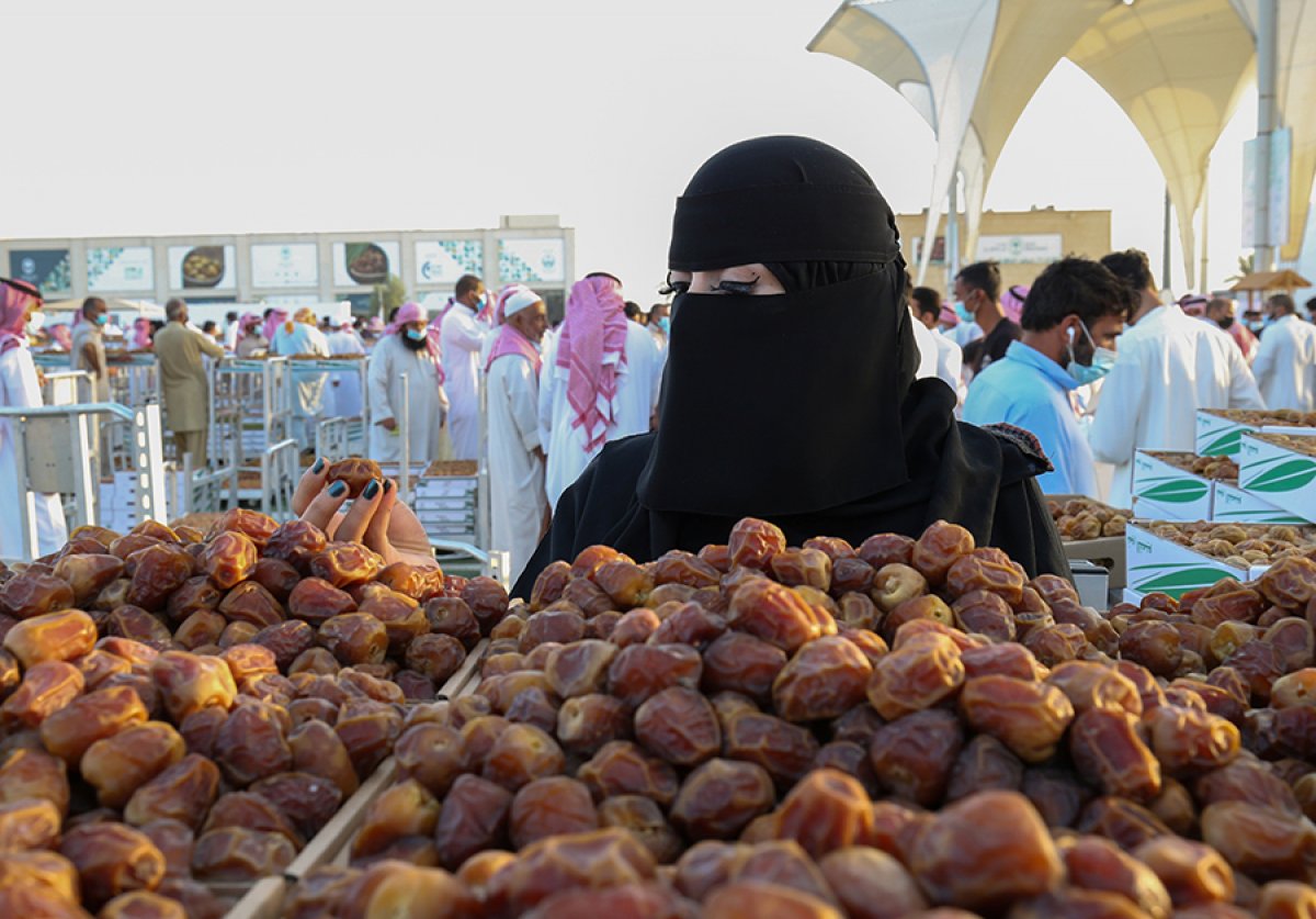 Suudi Arabistan da hurma pazarı kuruldu #4