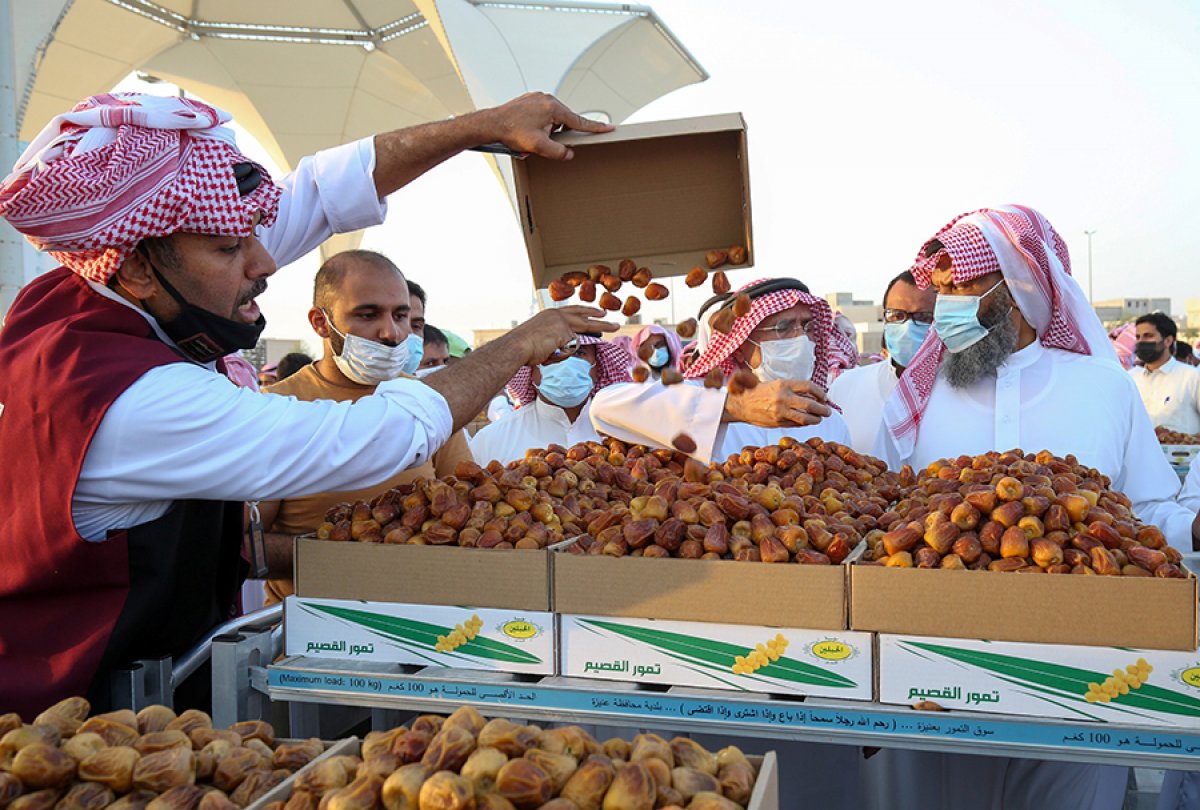 Suudi Arabistan da hurma pazarı kuruldu #6