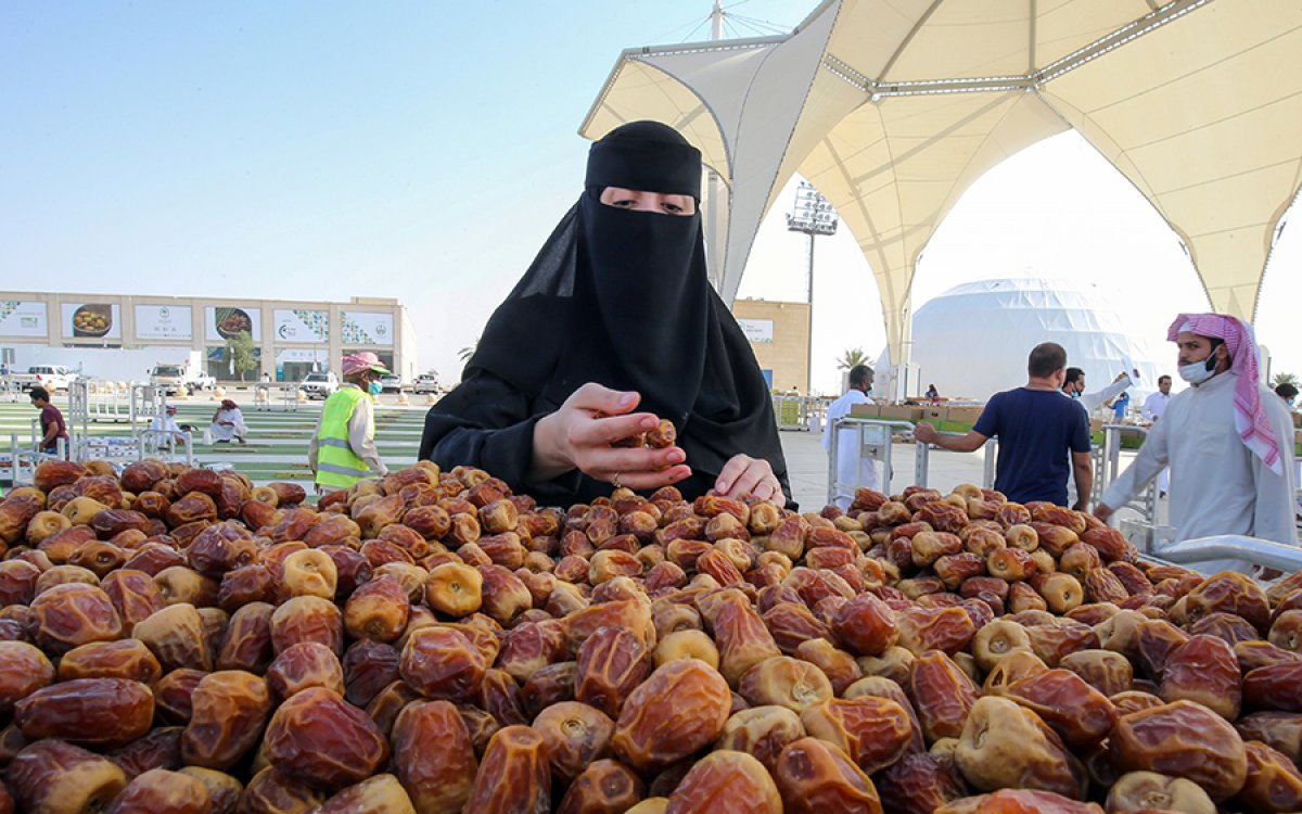 Suudi Arabistan da hurma pazarı kuruldu #8