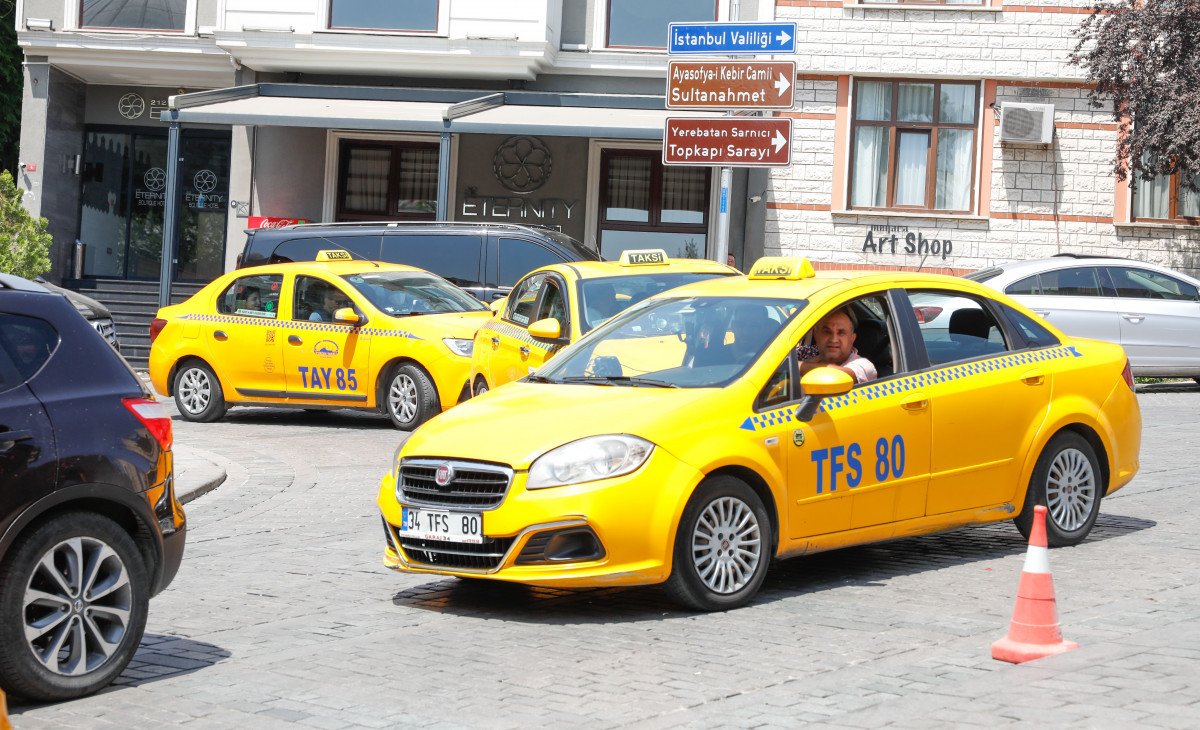 Taksiciler ve müşteriler arasında ücretli yol meselesi #2