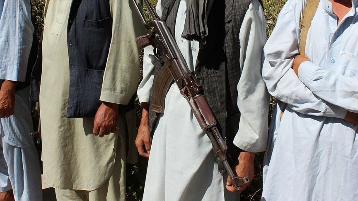 Taliban, Afganistan da 9 vilayet merkezini ele geçirdi #2