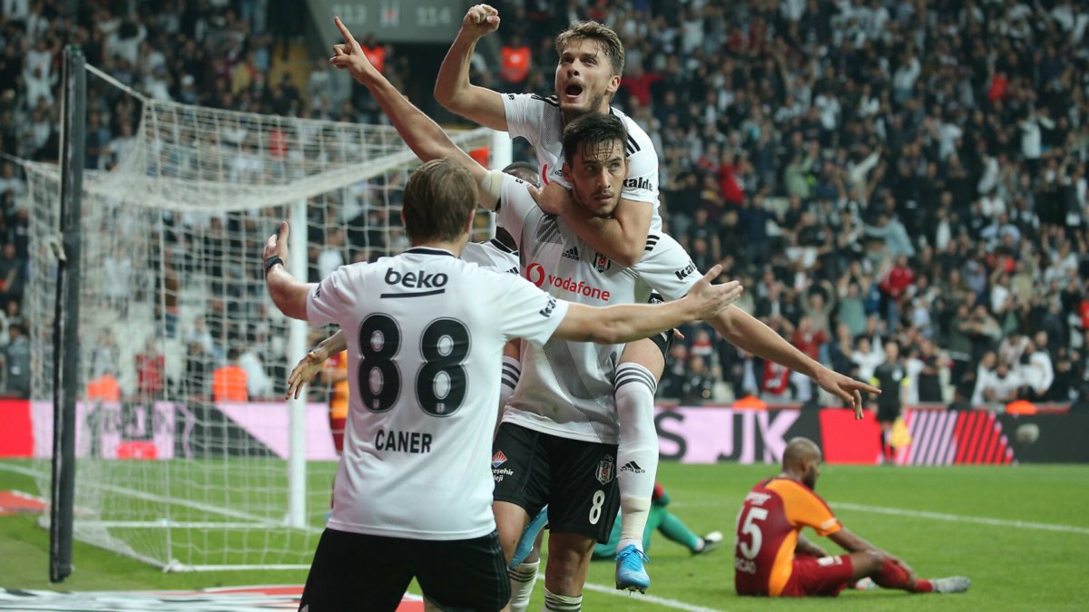 Umut Nayir, Beşiktaş a veda etti #1